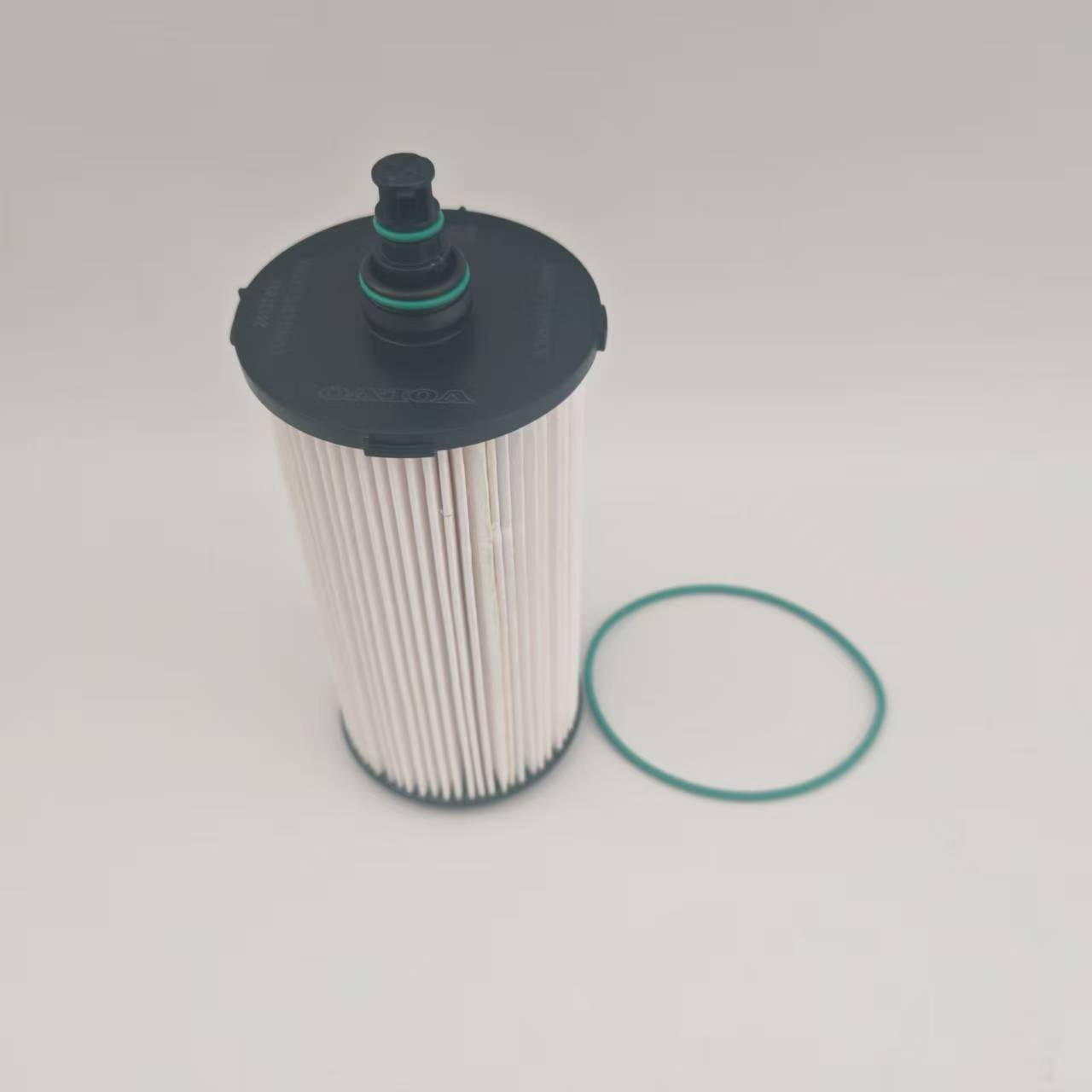 كيف يعمل فلتر الوقود على تحسين أداء المحرك وحمايته؟